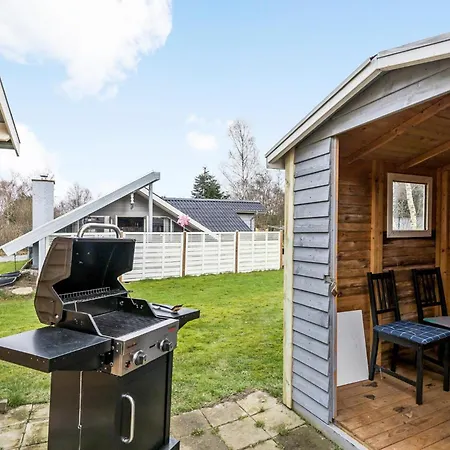Σπίτι διακοπών 3 Bedroom Lovely In *